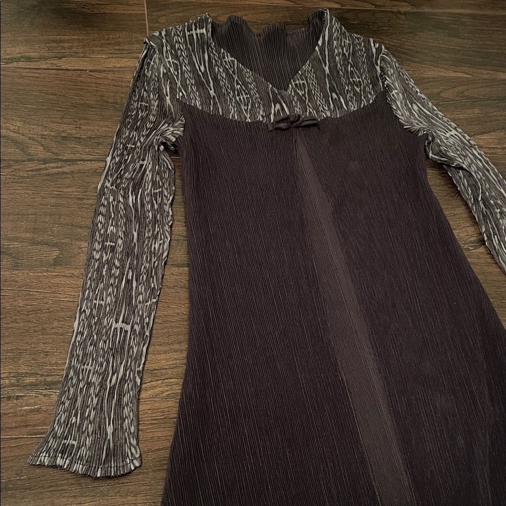PLEATS PLEASE STYLE DRESS - Picture 4 of 8